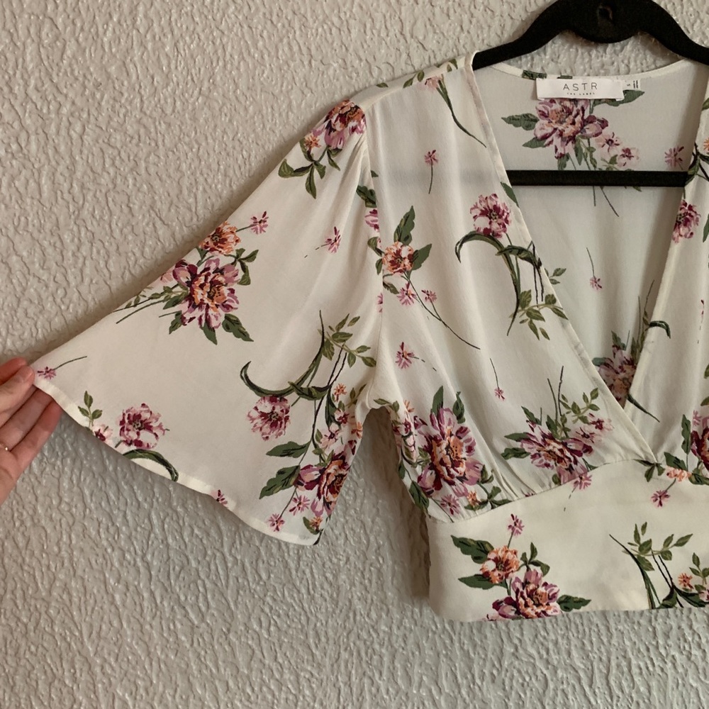 Sexy Floral Flowy Sleeve Crop Top